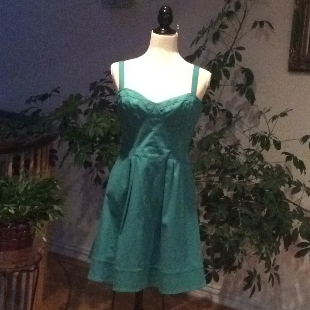 Dress - Picture 1 of 8